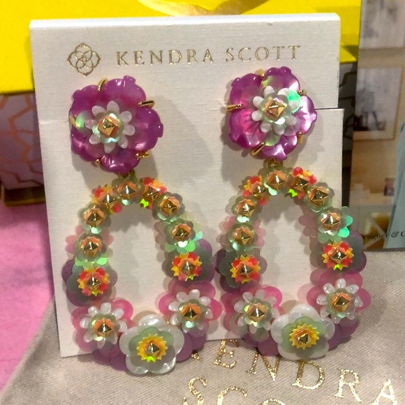 Kendra Scott flower 🌸 jeweled earrings! - Picture 3 of 10